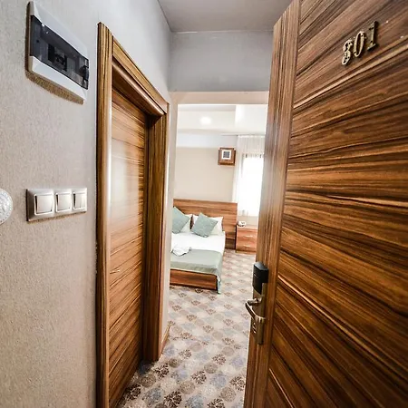 Hotel Basari 3*