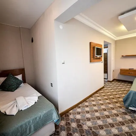 Hotel Basari 3*